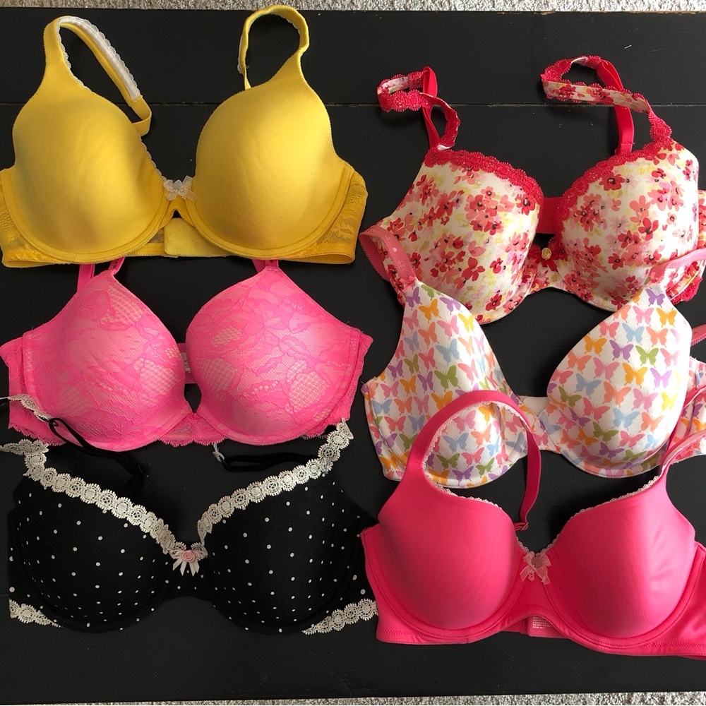Lot of Victoria’s Secret 34D Bras